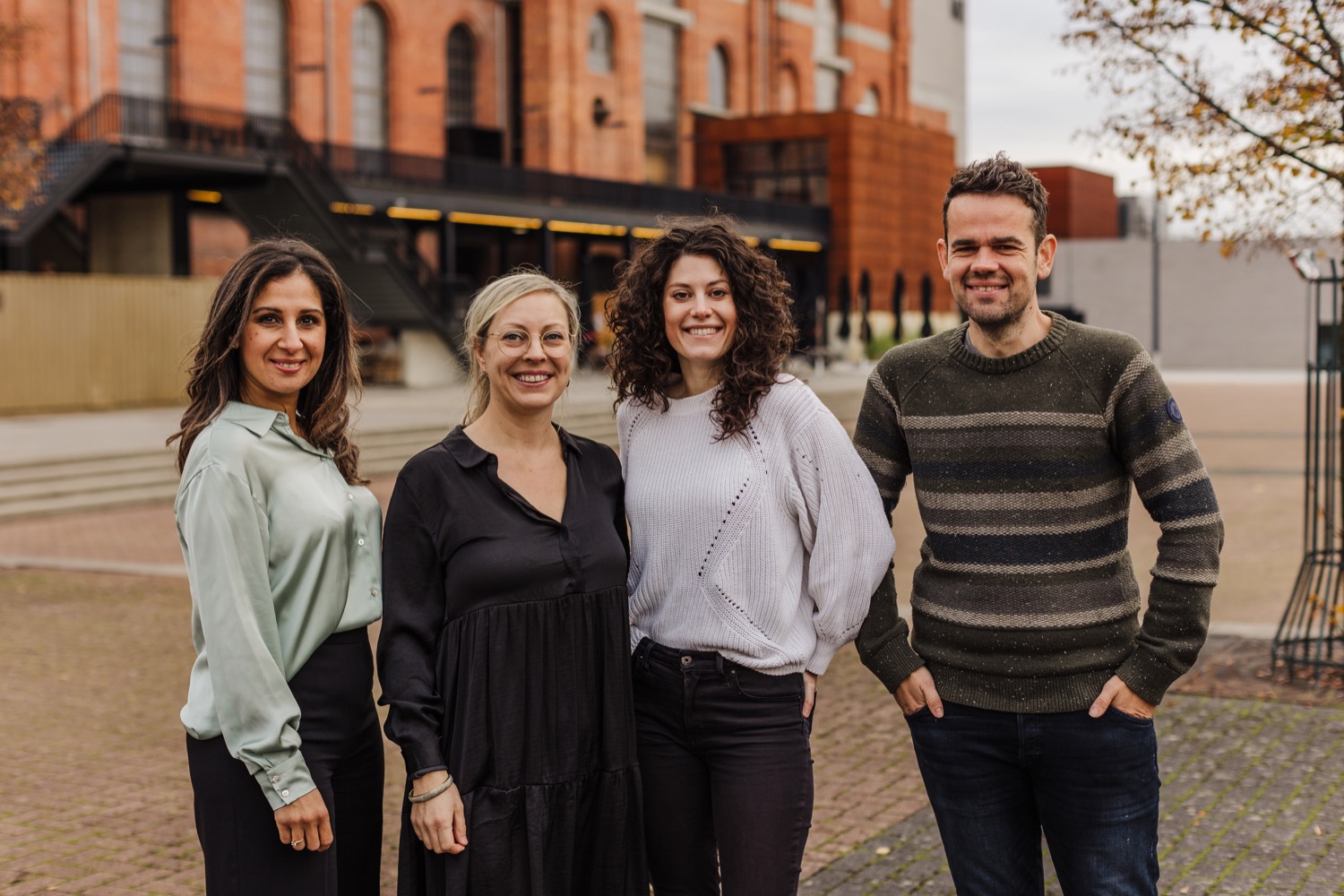 Aicha Akhoutir, Sophie Engels, Sara Mispoulier en Bert Koenen – trajectbegeleiders voor de arbeidsmarkt- en diplomagerichte opleidingen bij CVO De Verdieping